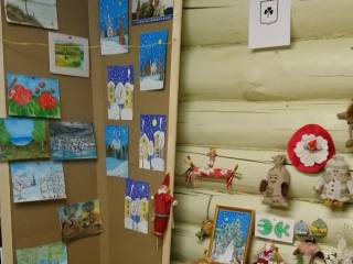 В визит-центре Лёвшинского участкового лесничества Перми открылась выставка «Экокуклы»