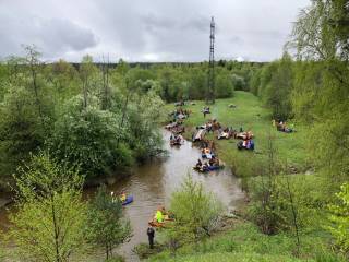 В Перми участники ежегодного сплава «ОбереГайва» собрали с берегов малых рек более 100 кг мусора
