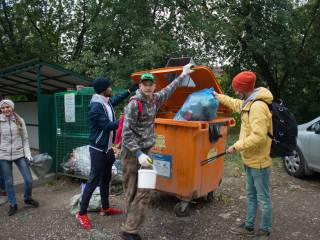 В Перми волонтёры вышли на уборку мусора в долине реки Данилихи
